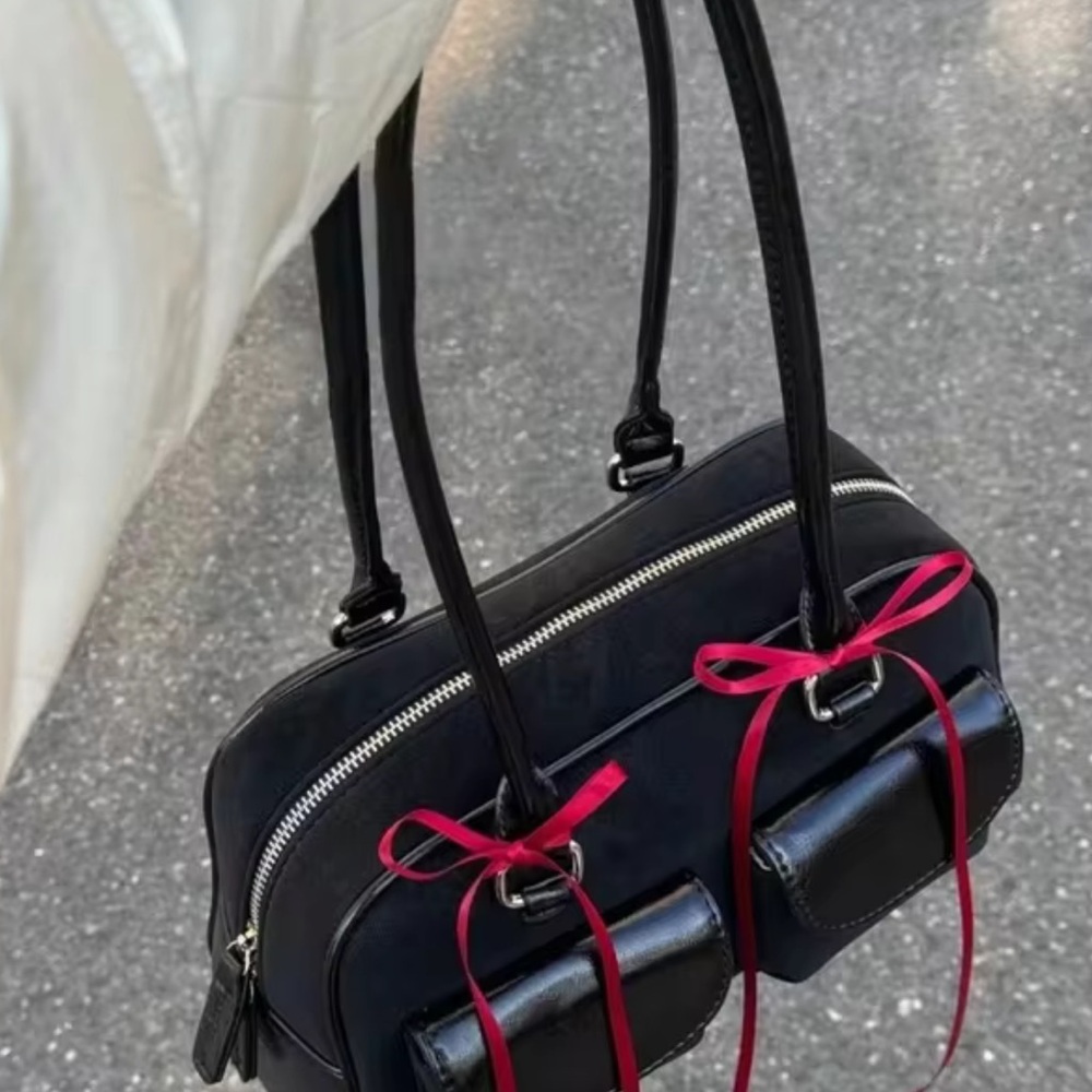 Dainty coquette double pocket shoulder bag